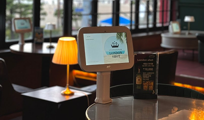 런던샷 매장 내부